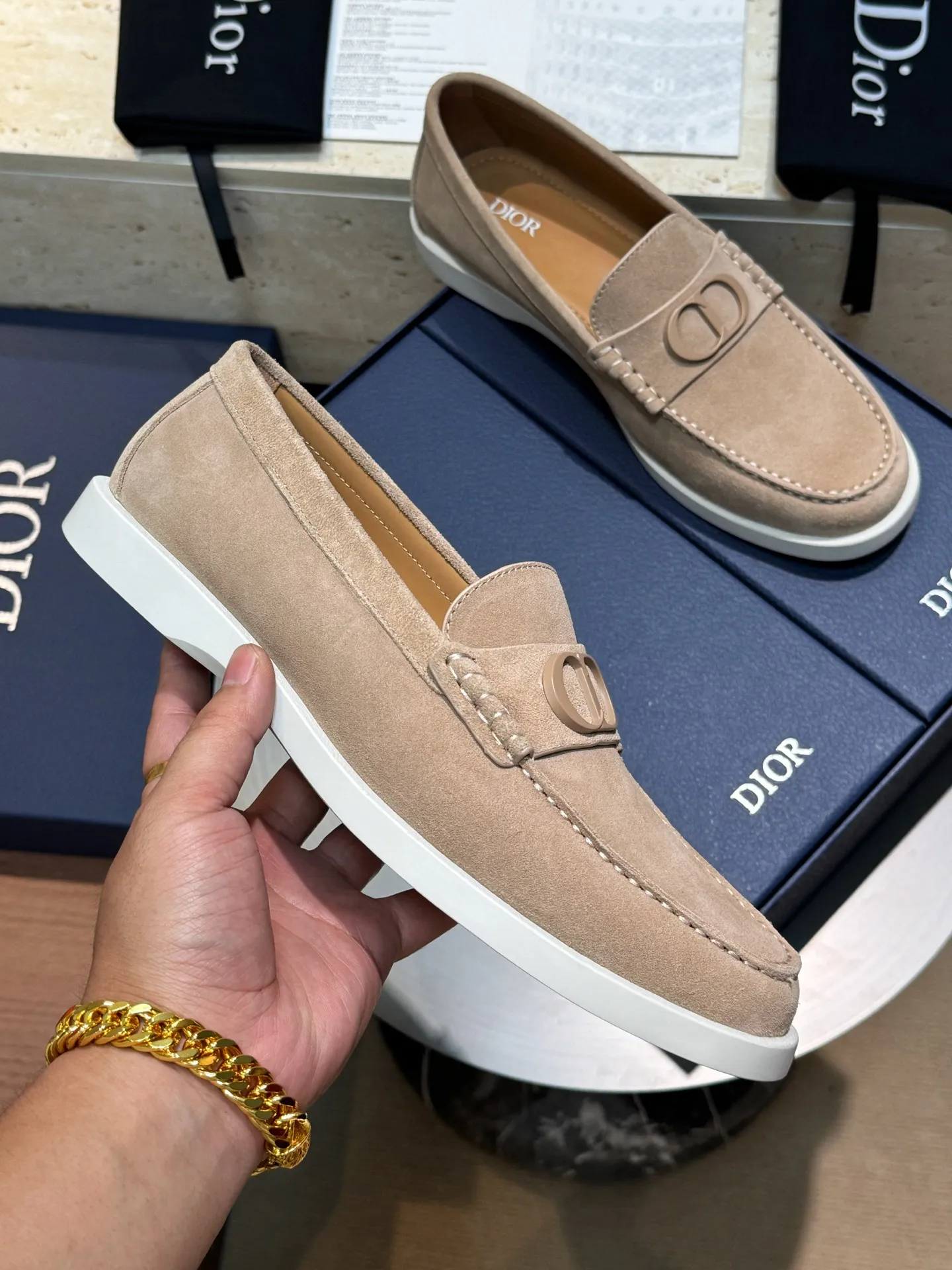 Men's Men's Shoes 💰440 [New Style] 🏃‍♂️🏃‍♂️Dio*Granville Dior - Men's Lace-up Casual Shoes - Original Reproduction Buy the original version and get a one-to-one reproduction. It is a casual dress shoe. Crafted from luxuriously soft navy suede, it features an Oblique printed panel on the upper. The lightweight white rubber sole adds sophistication, with an Oblique pattern engraved on the outsole and branding on the back. Adds elegance to any casual look. Imported cowhide suede + imported cowhide lining + original outsole Size: 39-44 (45 46 customized)